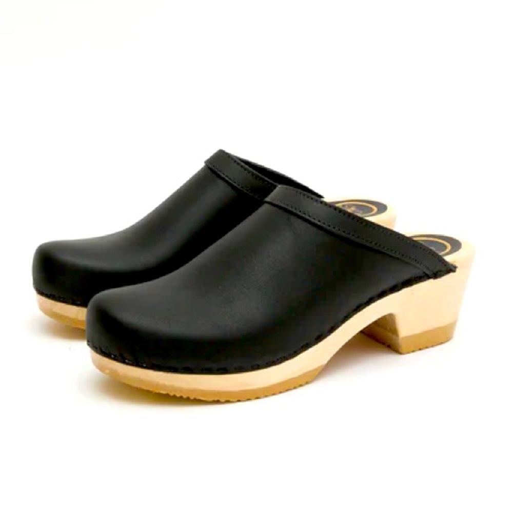 NWT NO.6 old schooll clog on mid heel in black